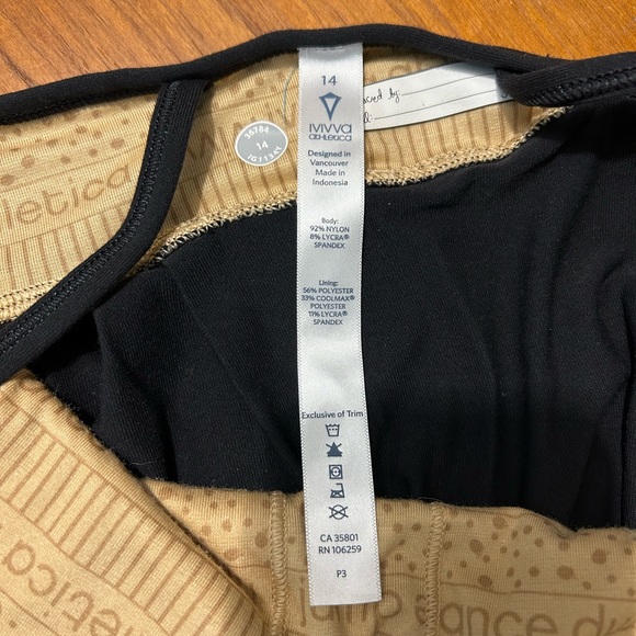 2 IVIVA tank tops - Picture 4 of 5